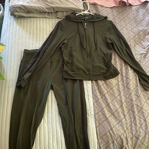 Worn once. Stretchy fit. Like new.